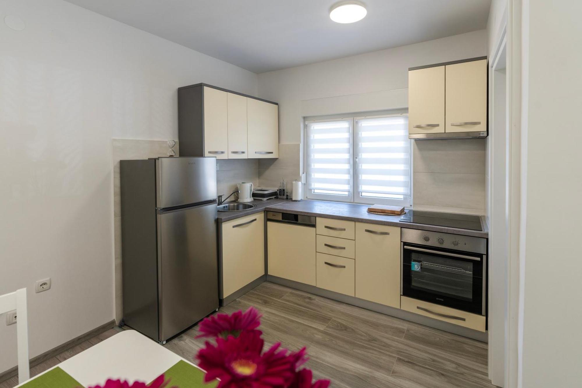 Lusi Apartman Otocsán Kültér fotó
