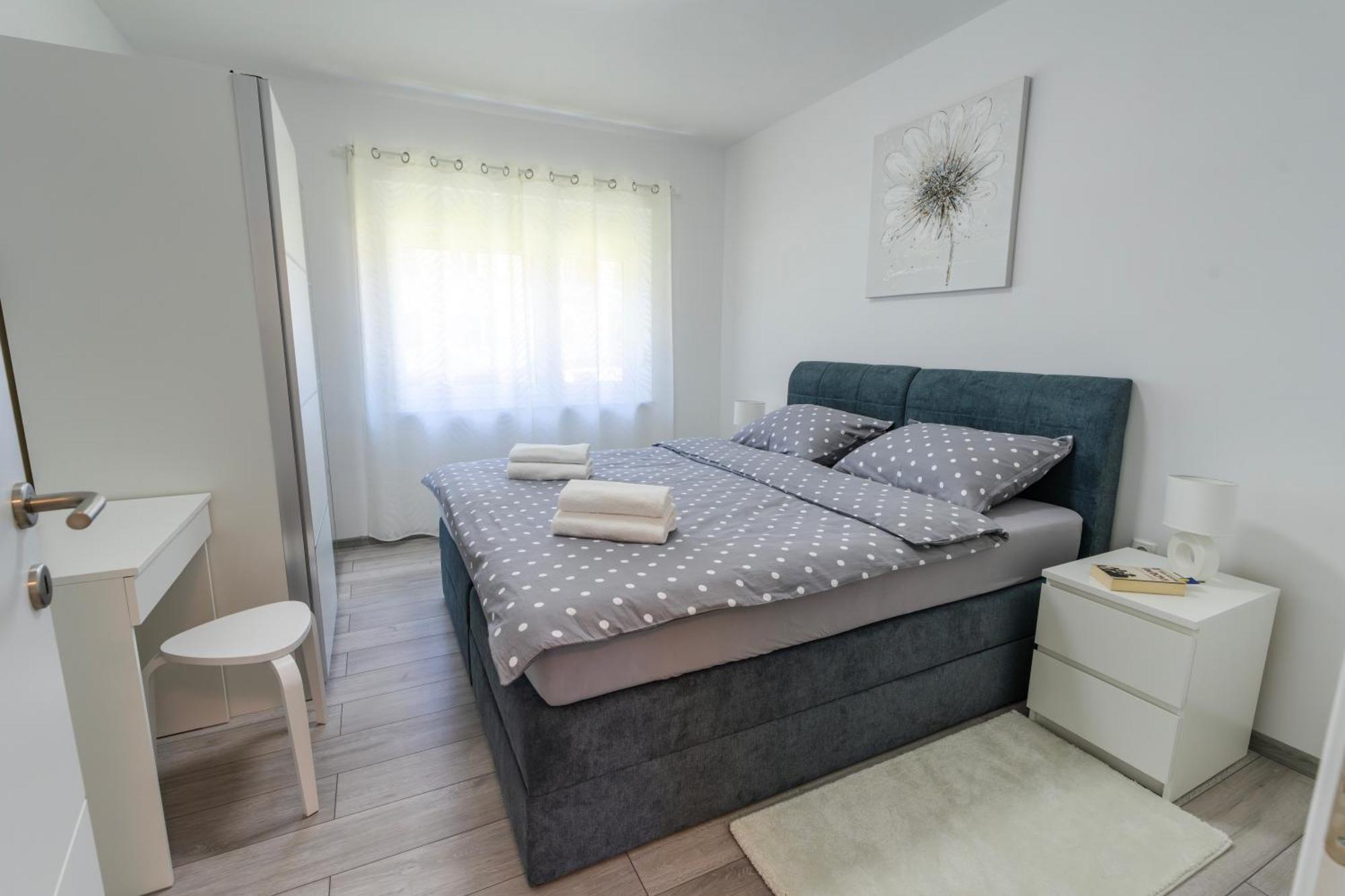 Lusi Apartman Otocsán Kültér fotó