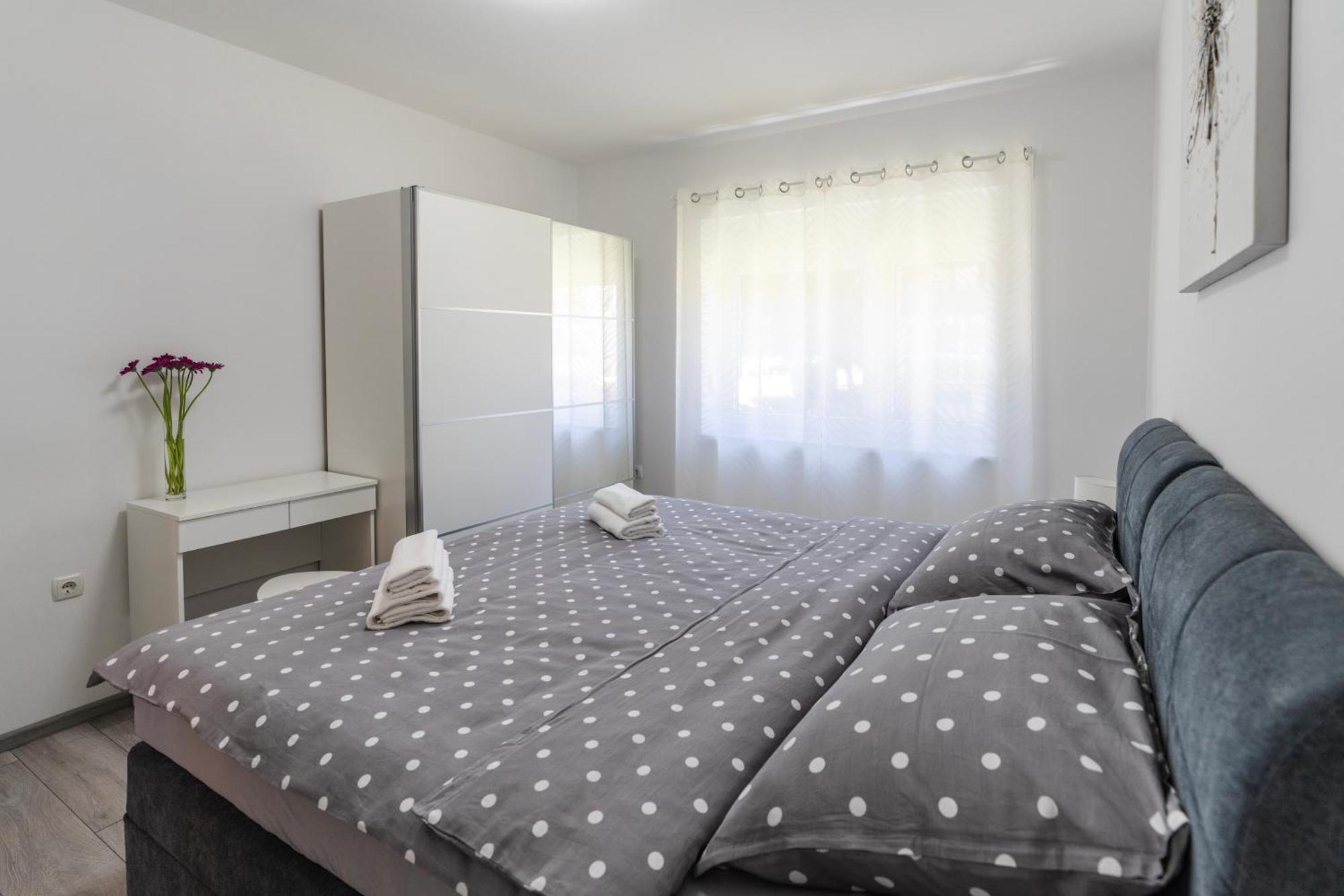 Lusi Apartman Otocsán Kültér fotó