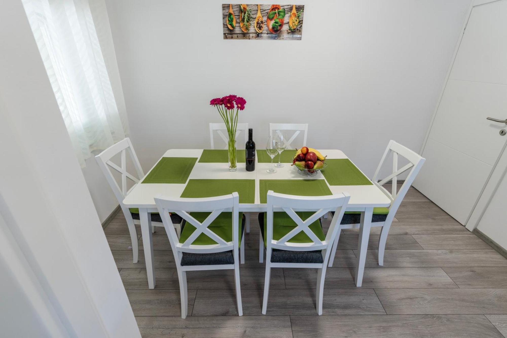 Lusi Apartman Otocsán Kültér fotó