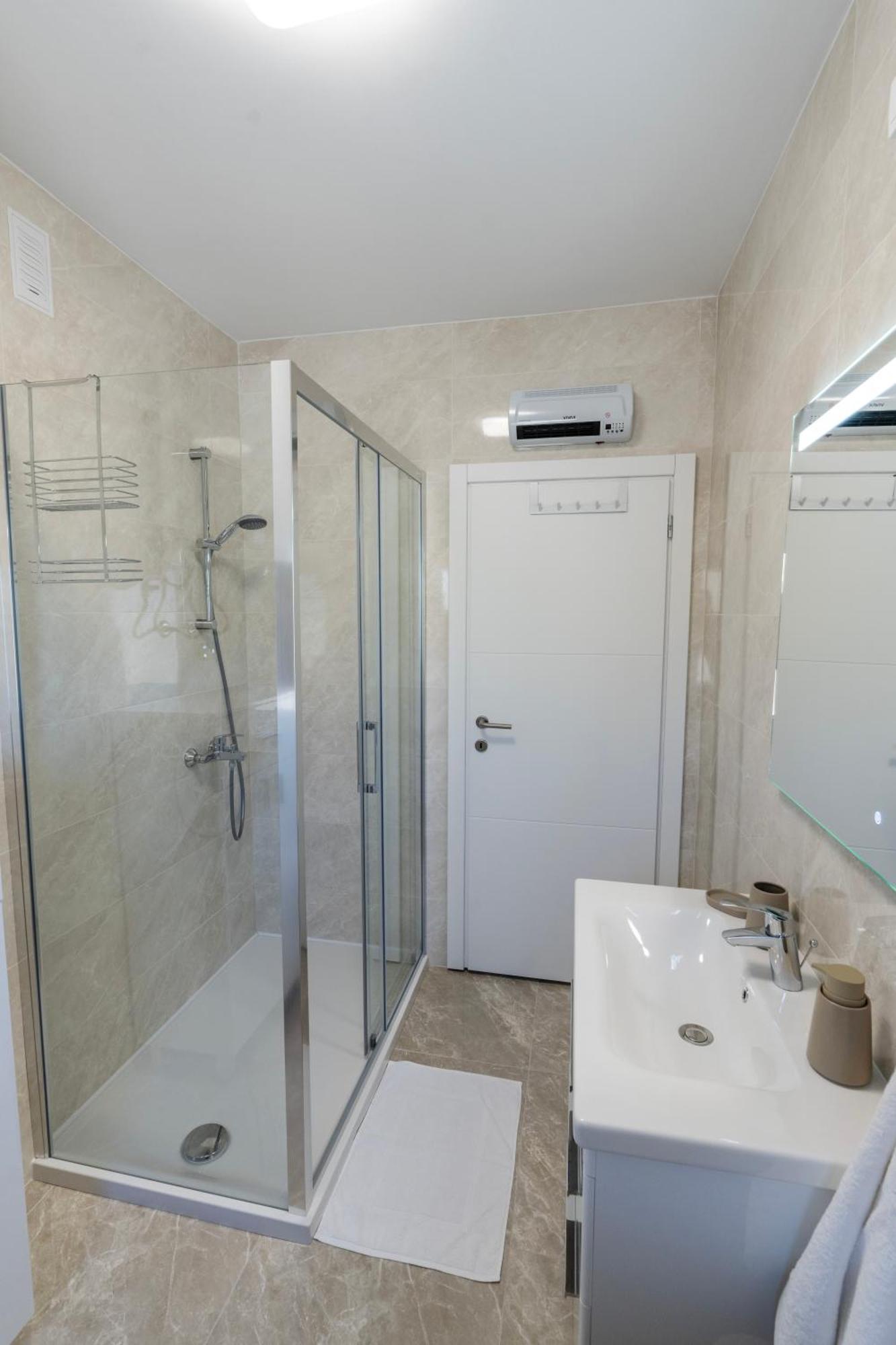 Lusi Apartman Otocsán Kültér fotó