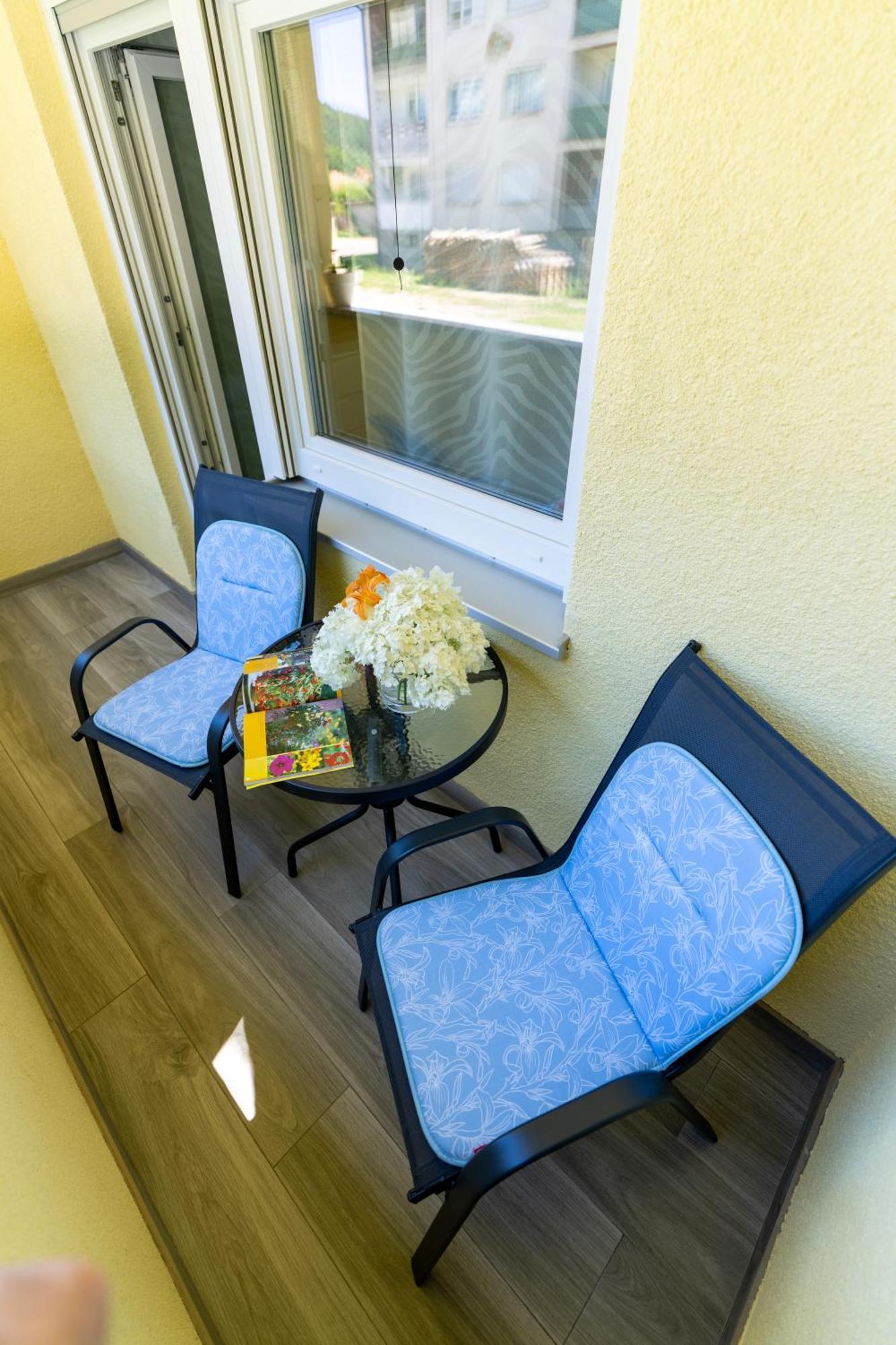 Lusi Apartman Otocsán Kültér fotó